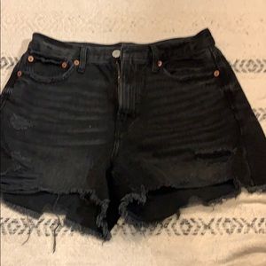 BLACK AMERICAN EAGLE SHORTS